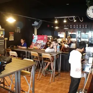 Inncrowd Backpackers 2 *** Singapore
